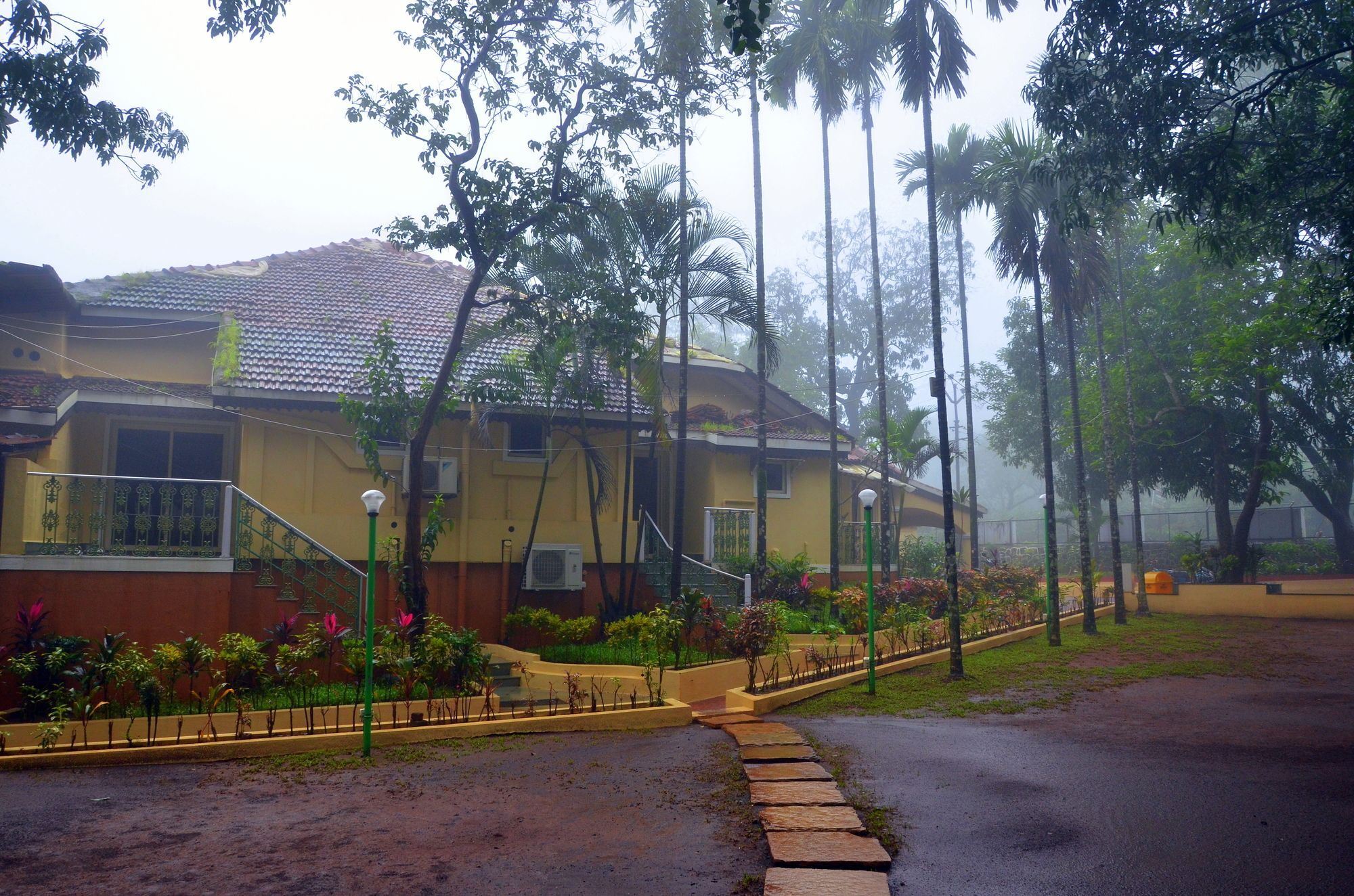 Zaras Resort Lonavla Exterior foto